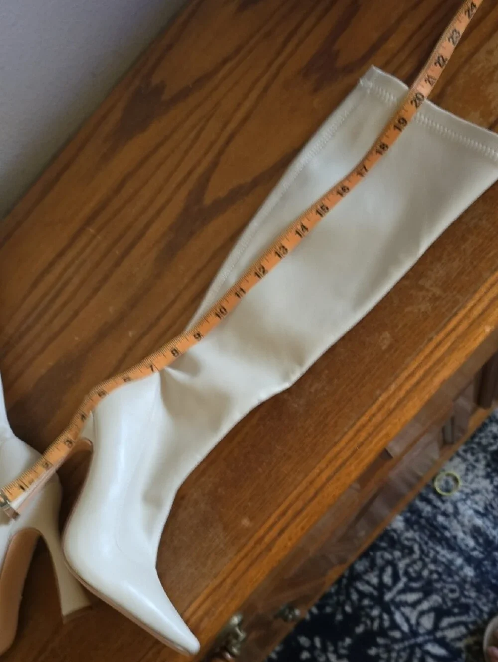 Wild Diva White Over-the-Knee High Heel Boots Size 5 1/2 Tote II